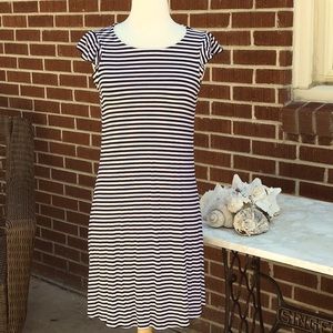 NWOT Old Navy Black and White Striped T-shirt Swing Dress Size Small